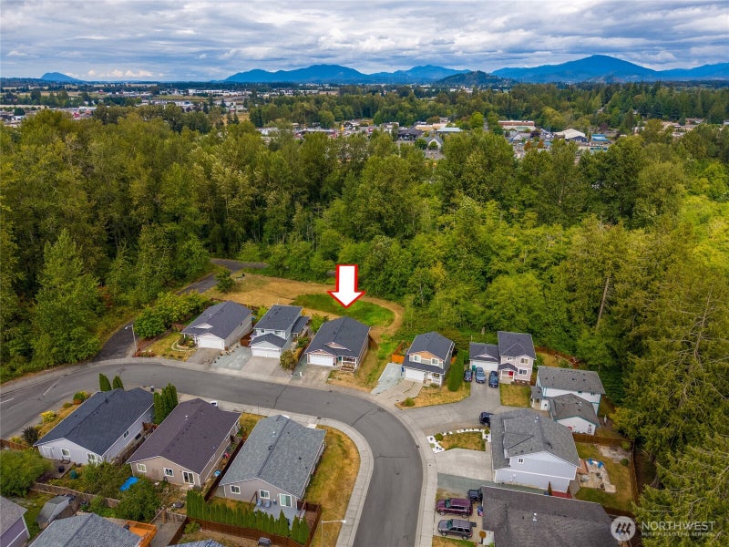1220 N 12th Place