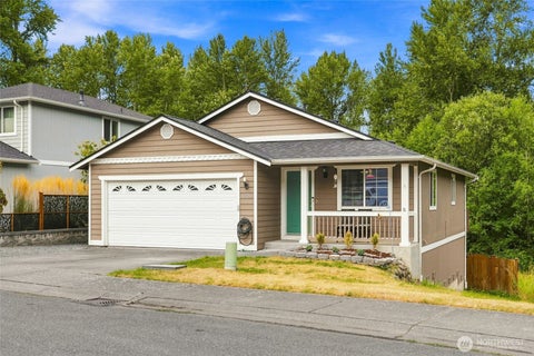 Photo of 1220 N 12th Place, Mount Vernon, WA 98273 (MLS # 2578297)