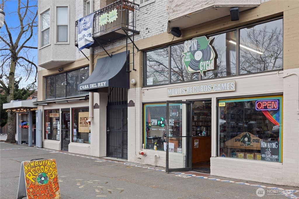 Photo of 321 Broadway E, Seattle, WA 98102 (MLS # 2458589)