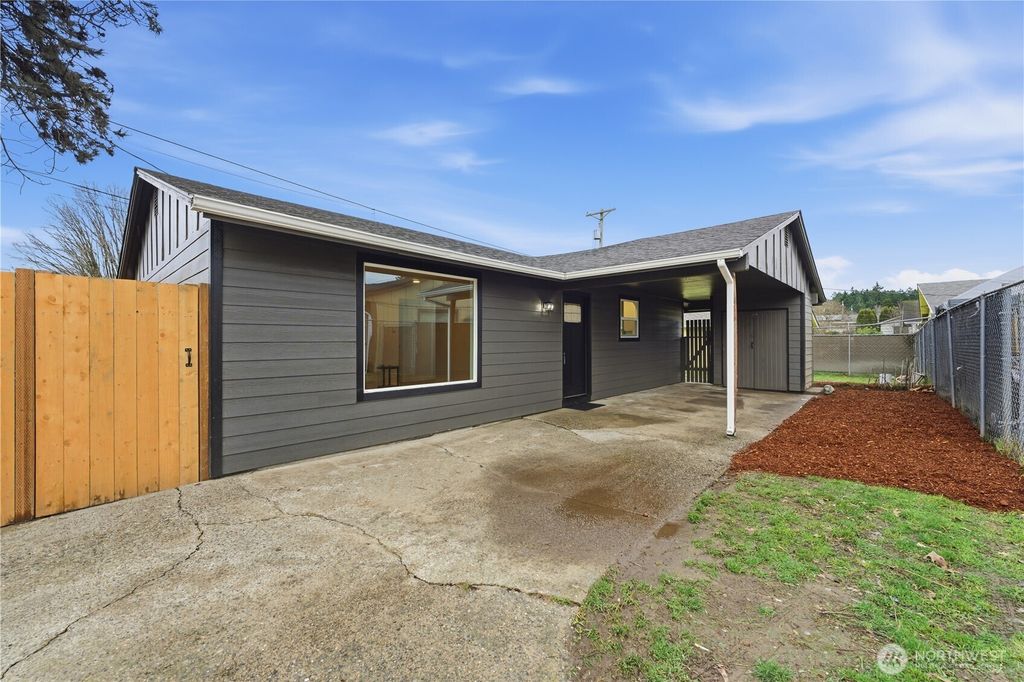 Photo of 5921 E Portland Avenue, Tacoma, WA 98404 (MLS # 2473518)