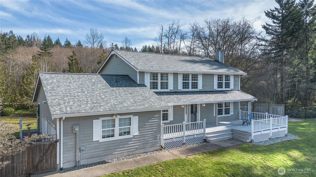 Photo of 9610 NE Meyers Lane Ln, Kingston, WA 83814 (MLS # 2484912)