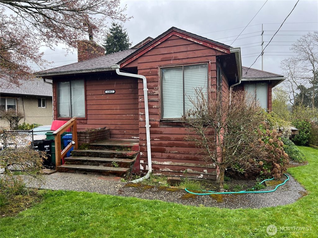 Photo of 12012 N Park Avenue N, Seattle, WA 98133 (MLS # 2358341)