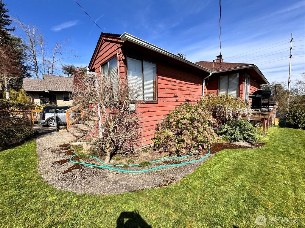 Photo of 12012 N Park Avenue N, Seattle, WA 98133 (MLS # 2358341)