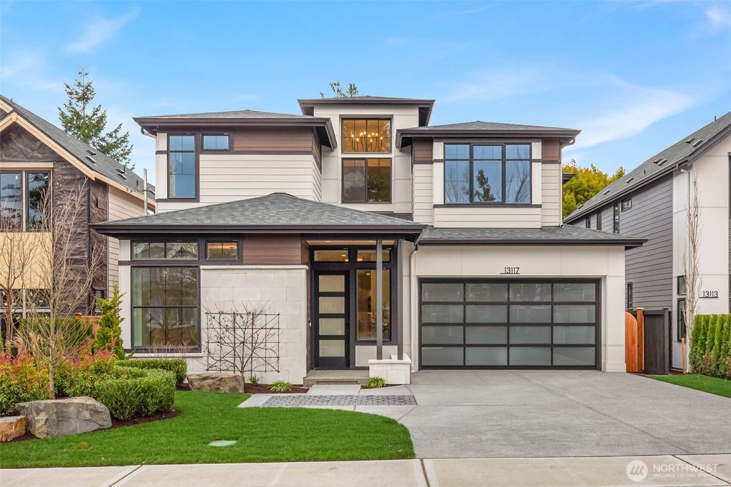 Photo of 13117 NE 104th Street, Kirkland, WA 98033 (MLS # 2465941)