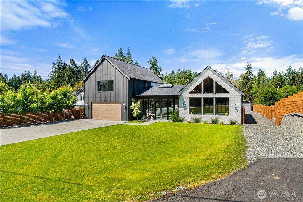 Photo of 37235 55th Avenue S, Auburn, WA 98001 (MLS # 2530854)