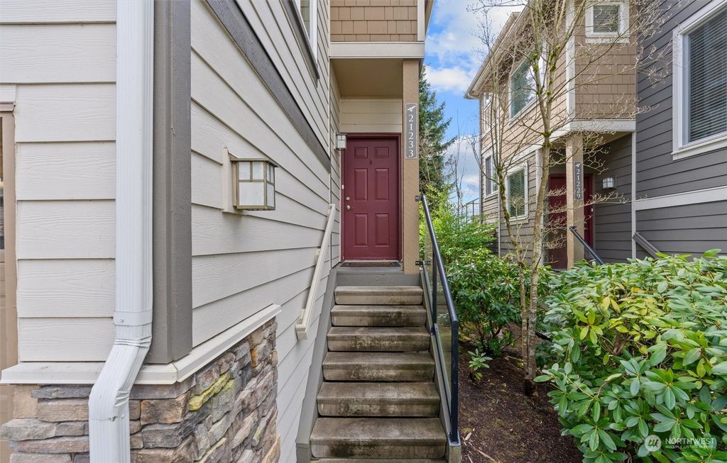 Photo of 21233 SE 42nd Place, Issaquah, WA 98029 (MLS # 2209649)