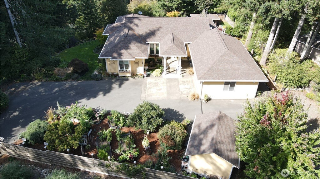 Photo of 741 E Eagle Ridge Drive, Shelton, WA 98584 (MLS # 2587809)