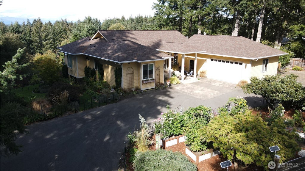Photo of 741 E Eagle Ridge Drive, Shelton, WA 98584 (MLS # 2587809)