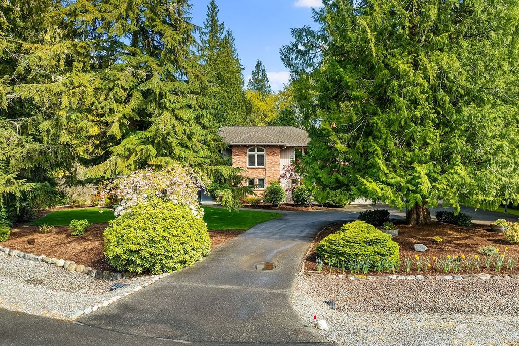 Photo of 1810 203rd Avenue SE, Sammamish, WA 98075 (MLS # 2224517)