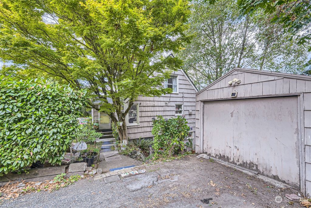 Photo of 11810 Glendale Way S, Burien, WA 98168 (MLS # 2159561)