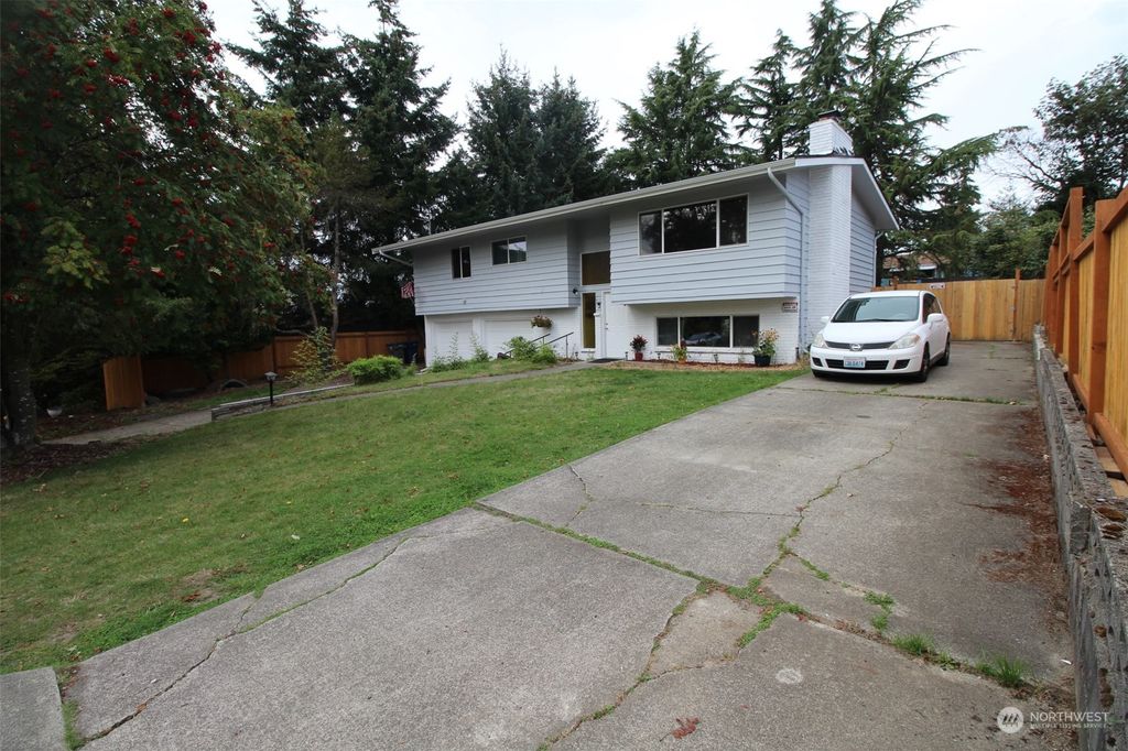 Photo of 2130 SW 326th Street, Federal Way, WA 98023 (MLS # 2293320)