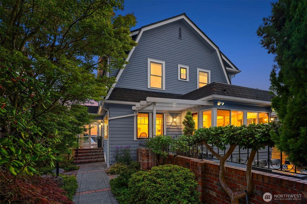 Photo of 2449 43rd Avenue W, Seattle, WA 98199 (MLS # 2570018)