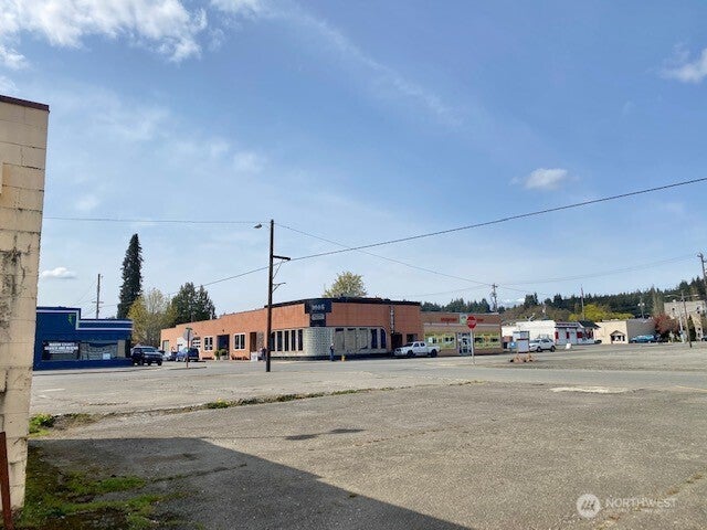 125 E Grove Street
