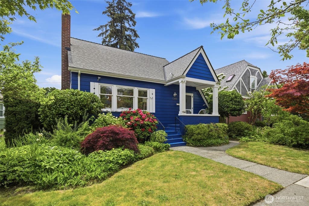 Photo of 7348 Keen Way N, Seattle, WA 98103 (MLS # 2535725)