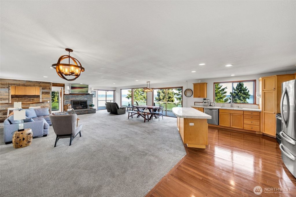 listing image 9361838236655149390