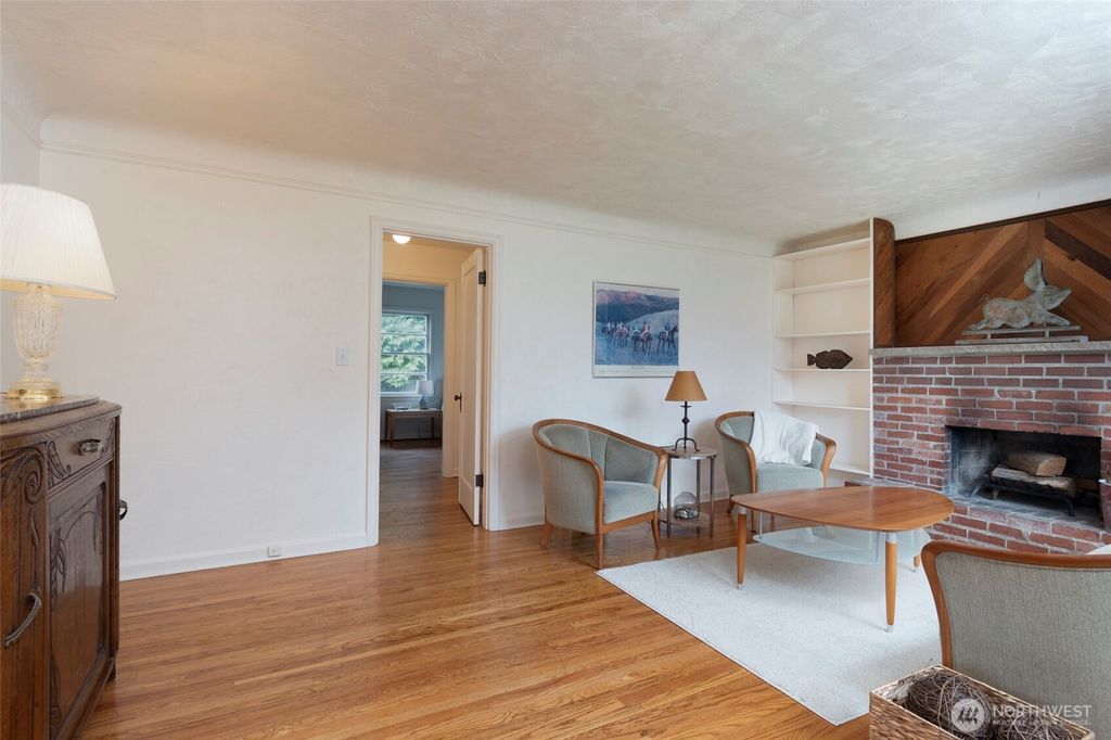 Photo of 1042 NE 94th Street, Seattle, WA 98115 (MLS # 2334379)