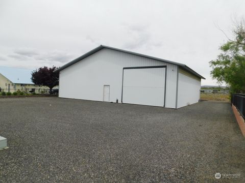 A home in Mattawa