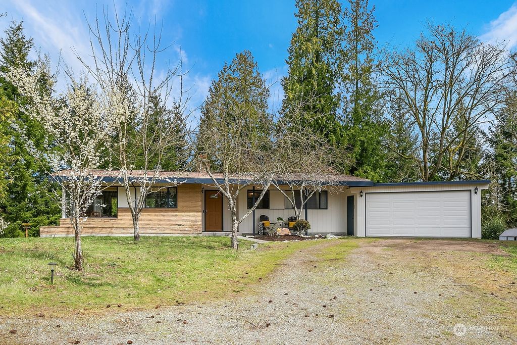 Photo of 11004 Circle Drive, Bothell, WA 98011 (MLS # 2125674)