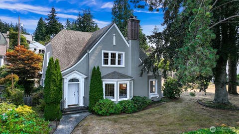 Photo of 721 15th Street, Bellingham, WA 98225 (MLS # 2568116)