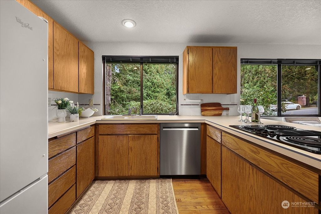 Photo of 19405 SE 21st Street, Sammamish, WA 98075 (MLS # 2299513)