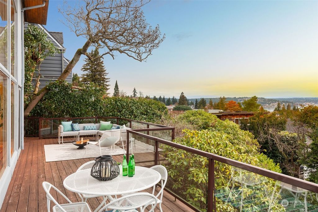 Photo of 6500 50th Ave NE Ave, Seattle, WA 98115 (MLS # 2196520)