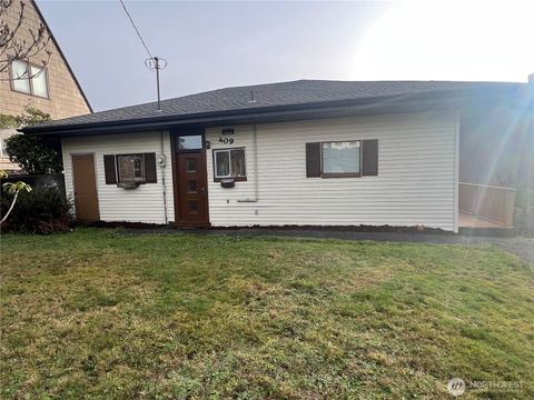 Photo of 409 2nd Avenue, Aberdeen, WA 98520 (MLS # 2496061)