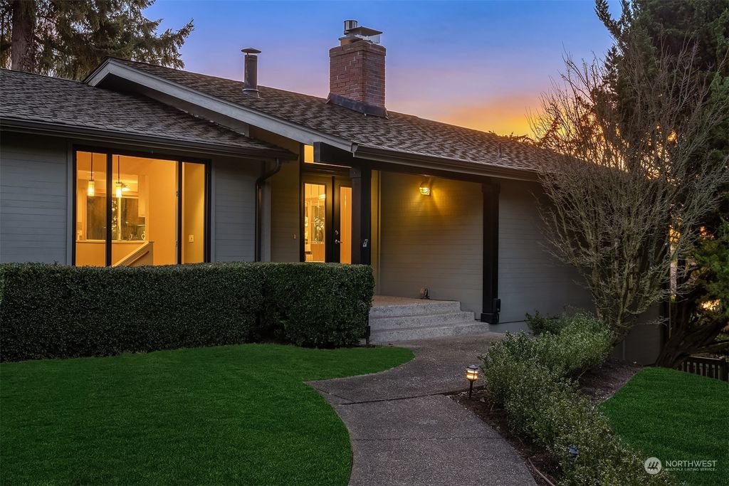 Photo of 8207 SE 48th Street, Mercer Island, WA 98040 (MLS # 2325592)