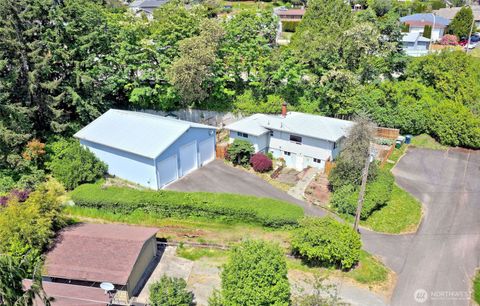 Photo of 423 Lind Avenue SW, Renton, WA 98057 (MLS # 2527524)