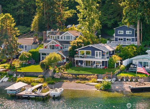 Photo of 1814 W Lake Sammamish Parkway NE, Bellevue, WA 98008 (MLS # 2411195)