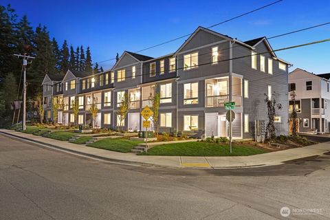 Photo of 7027 Rainier Drive #E, Everett, WA 98203 (MLS # 2486558)