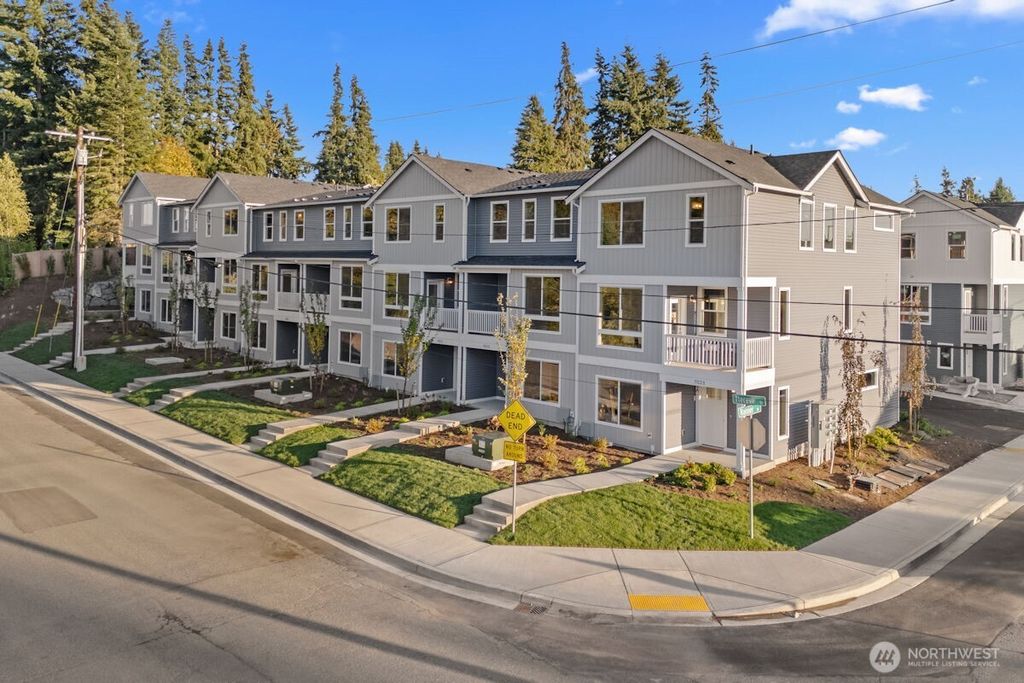 Photo of 7027 Rainier Drive #E, Everett, WA 98203 (MLS # 2486558)