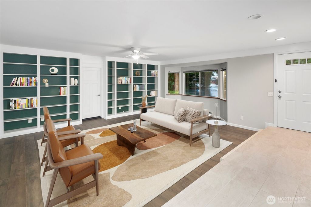 Photo of 10 146th Street SW, Lynnwood, WA 98087 (MLS # 2455321)