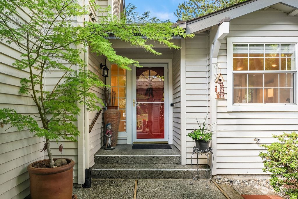 Photo of 11404 SE 66th Street, Bellevue, WA 98006 (MLS # 2245163)