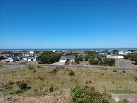Photo of 807 346th Place, Ocean Park, WA 98640 (MLS # 2533449)