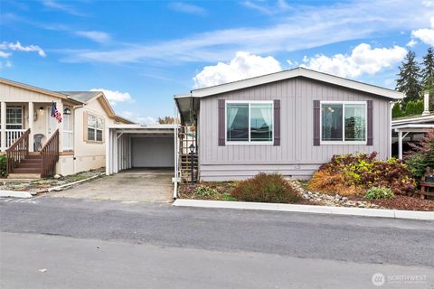 Photo of 10522 60th Street Ct E, Puyallup, WA 98372 (MLS # 2457307)