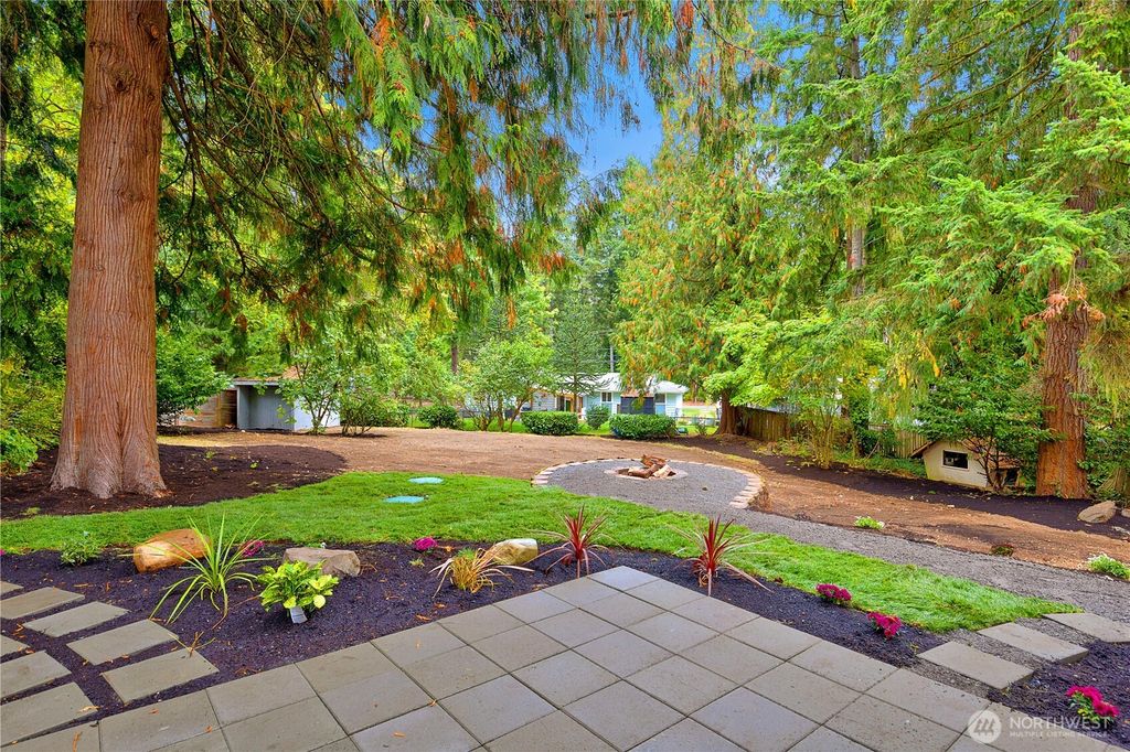Photo of 1815 201st Place SW, Lynnwood, WA 98036 (MLS # 2446080)