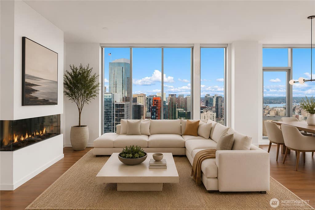 Photo of 800 Columbia Street #3605, Seattle, WA 98104 (MLS # 2570293)