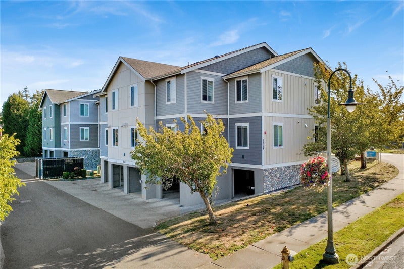 2002 Cherry Street