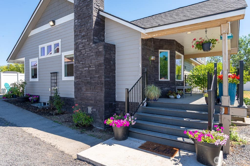 Photo of 1400 E Nelson Road, Moses Lake, WA 98837 (MLS # 2553775)