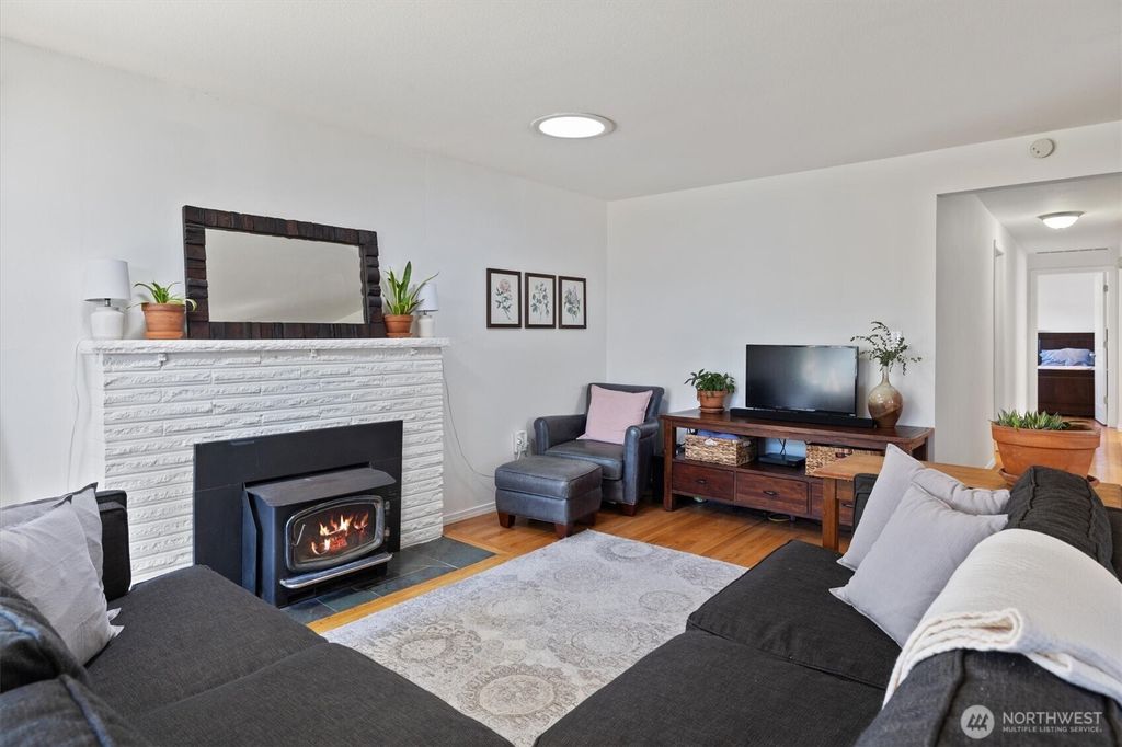 Photo of 10318 3rd Avenue NW, Seattle, WA 98177 (MLS # 2374143)