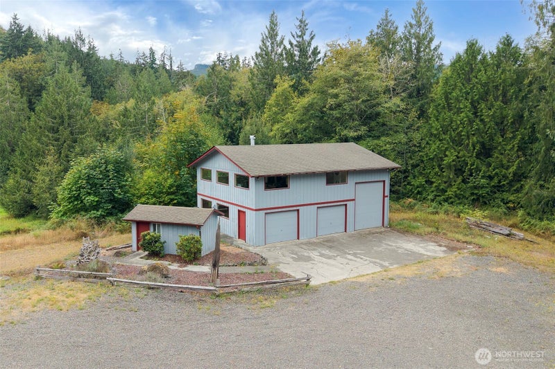 572 Dodger Lane