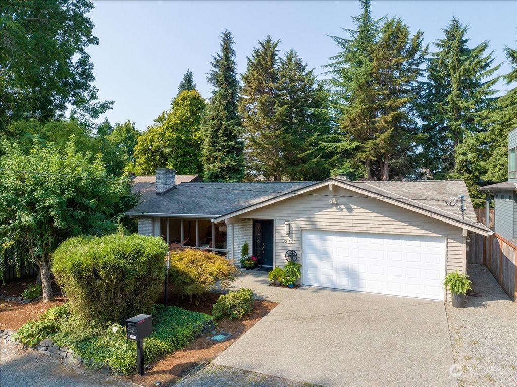 Photo of 3211 74th Avenue SE, Mercer Island, WA 98040 (MLS # 2190778)