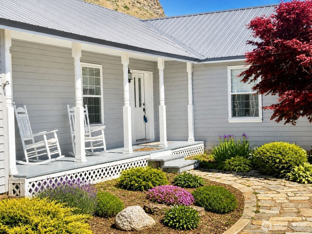 Photo of 492 Pine Creek Road, Tonasket, WA 98855 (MLS # 2509526)