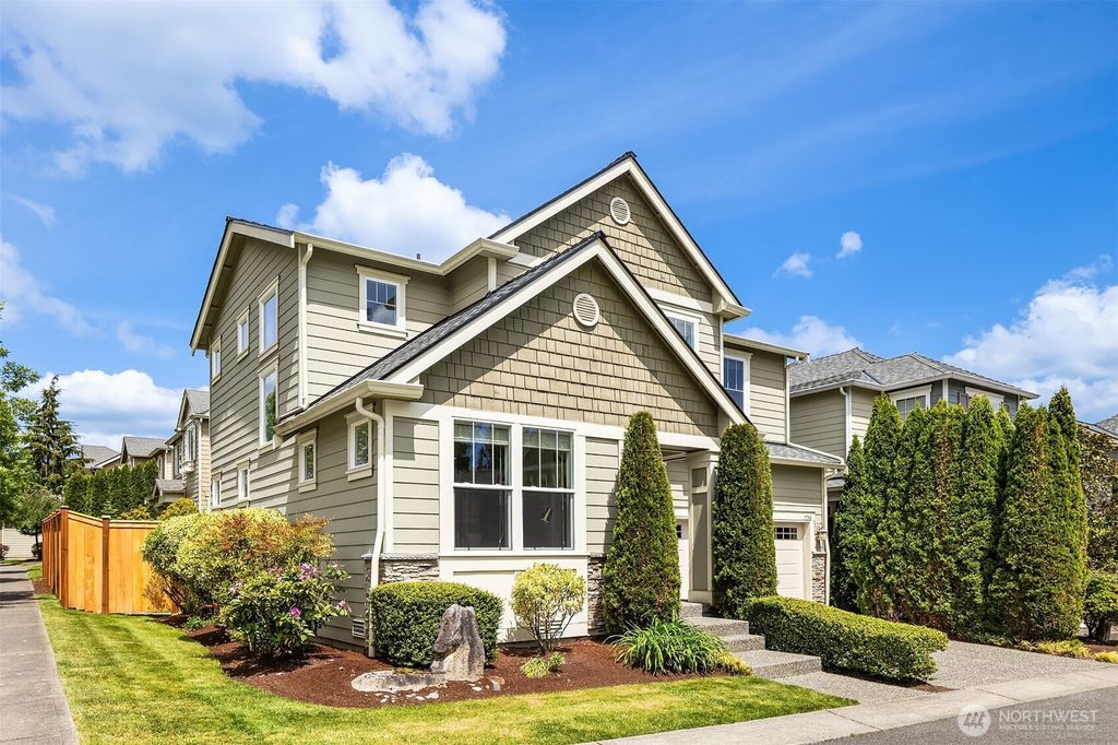 Photo of 17316 NE 118th Court, Redmond, WA 98052 (MLS # 2379019)