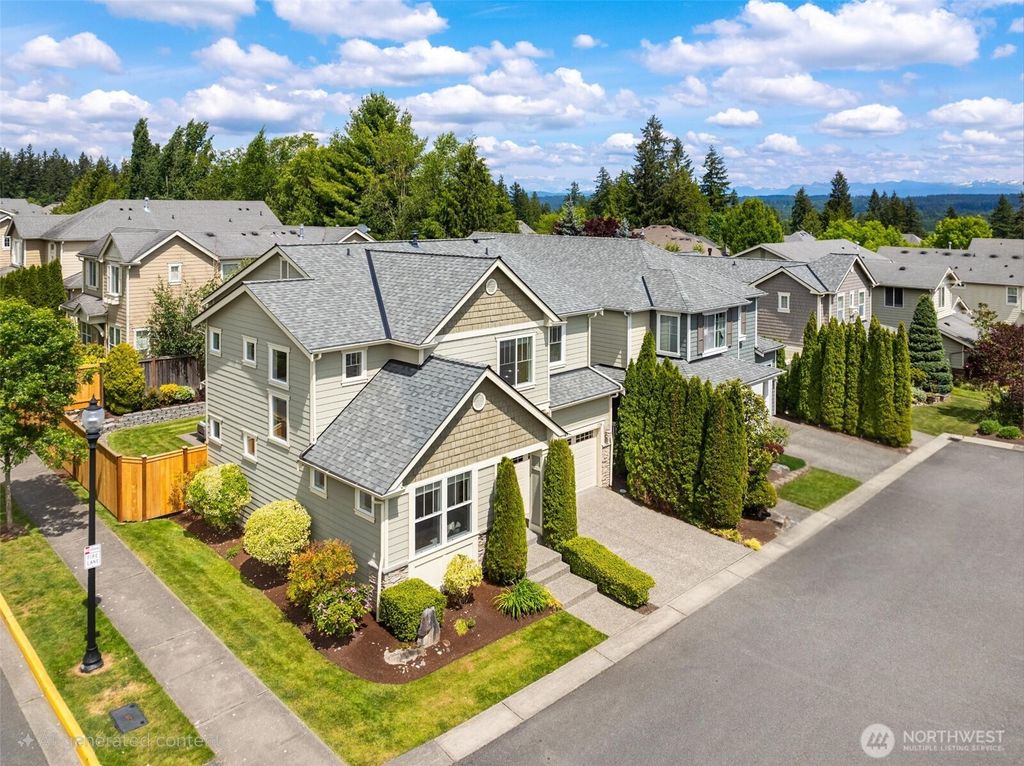 Photo of 17316 NE 118th Court, Redmond, WA 98052 (MLS # 2379019)