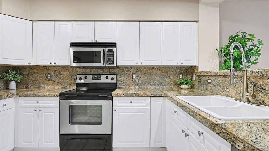 Photo of 2244 132nd Ave Ave SE #B-305, Bellevue, WA 98005 (MLS # 2464164)