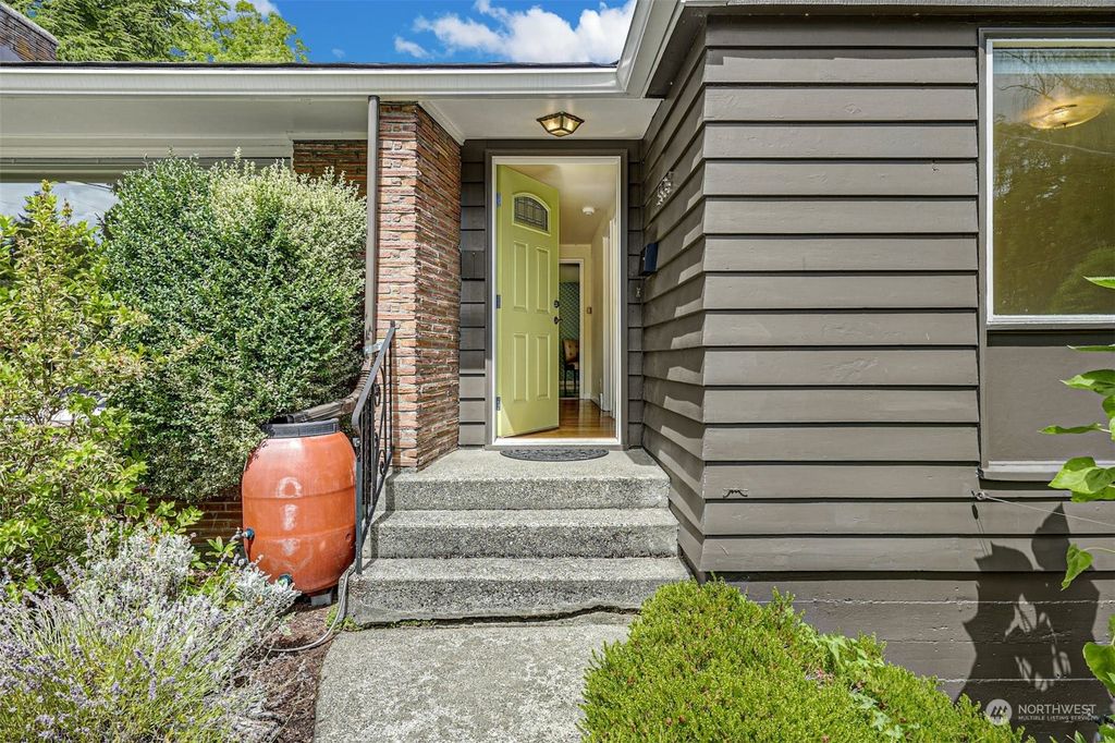 Photo of 5536 S Holly Street, Seattle, WA 98118 (MLS # 2149460)