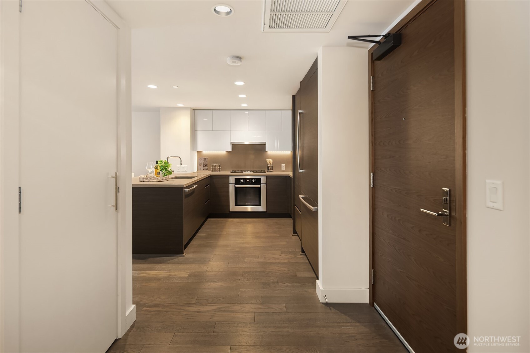 588 Bell Street 214S