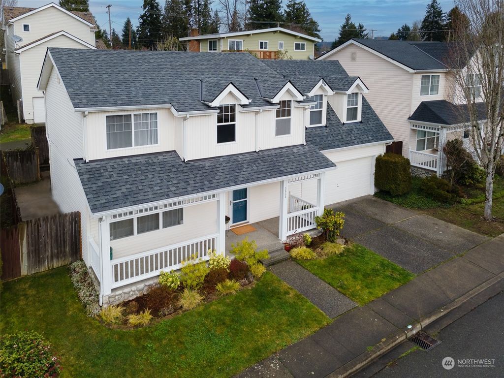 Photo of 3834 NE 5th Place, Renton, WA 98056 (MLS # 2189920)