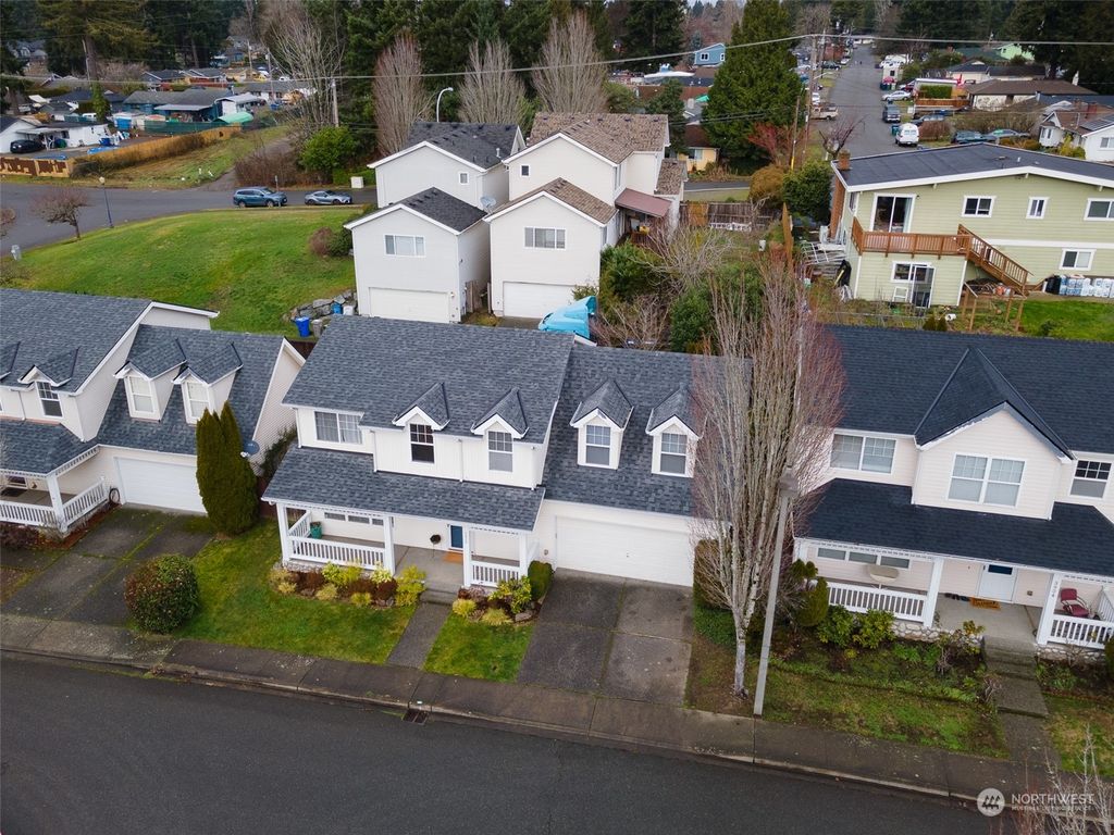 Photo of 3834 NE 5th Place, Renton, WA 98056 (MLS # 2189920)